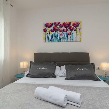 Apartment Ferias Trogir Eksteriør billede