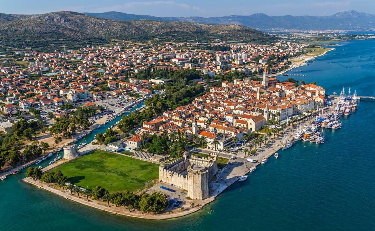 Apartment Ferias Trogir Eksteriør billede