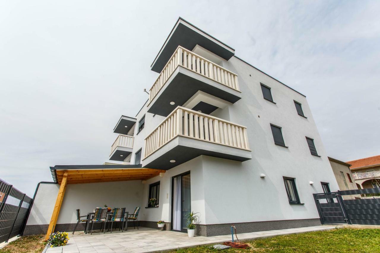 Apartment Ferias Trogir Eksteriør billede