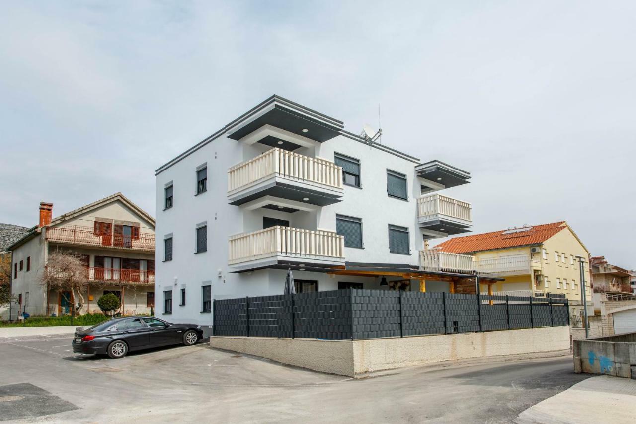 Apartment Ferias Trogir Eksteriør billede