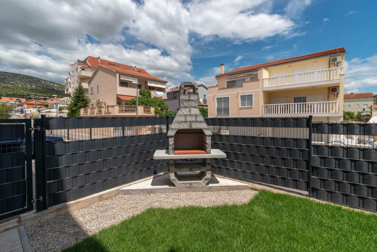 Apartment Ferias Trogir Eksteriør billede