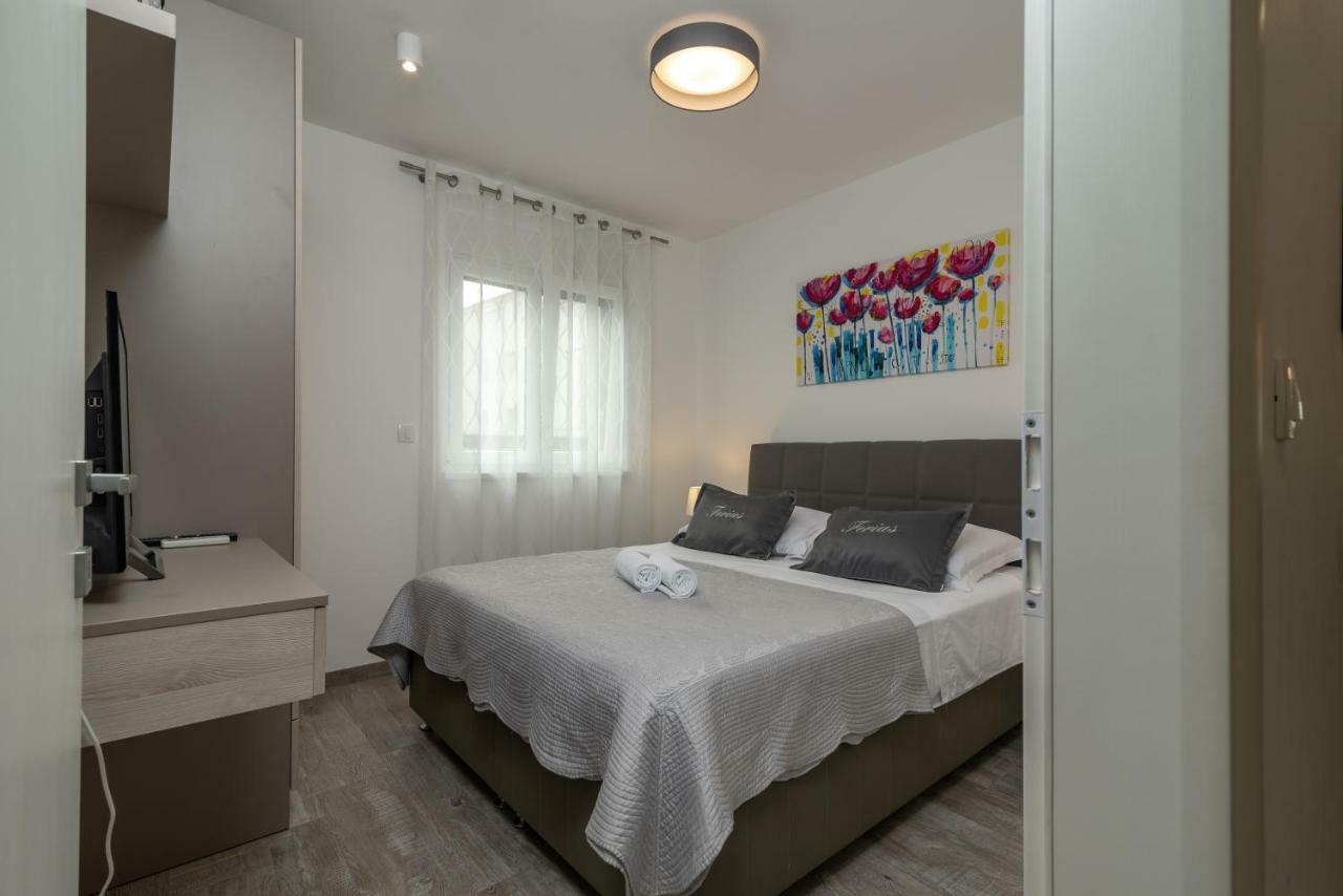 Apartment Ferias Trogir Eksteriør billede