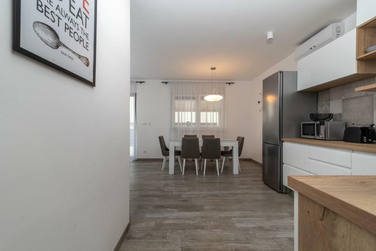 Apartment Ferias Trogir Eksteriør billede