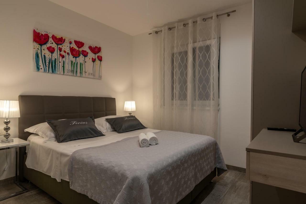 Apartment Ferias Trogir Eksteriør billede