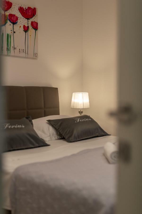 Apartment Ferias Trogir Eksteriør billede